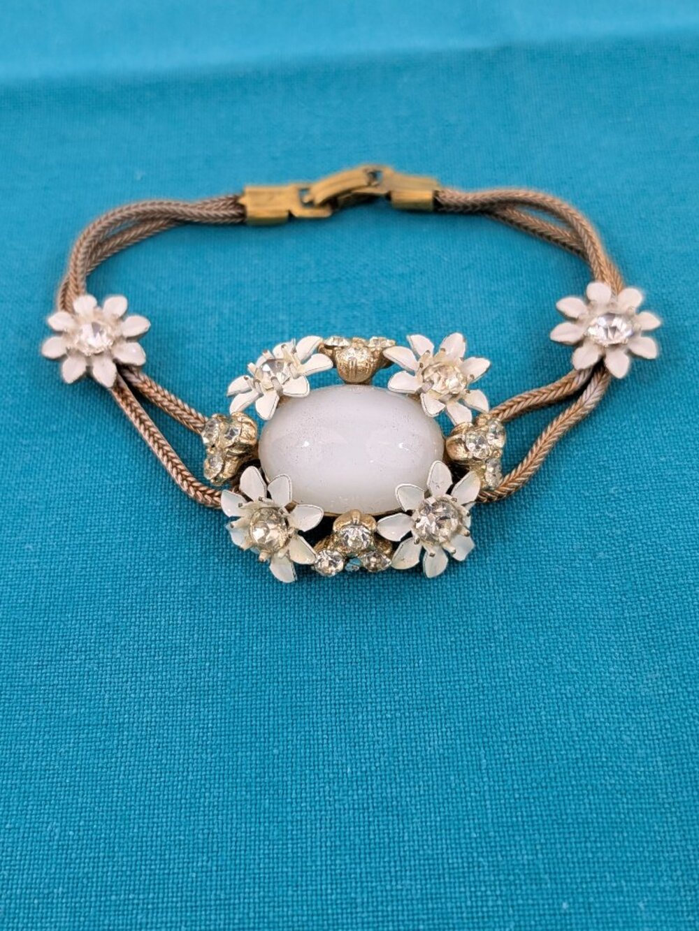 Vintage Women's Bracelet w/ White Stone & Flowers, Rhinestones, Woven Gold Chain
